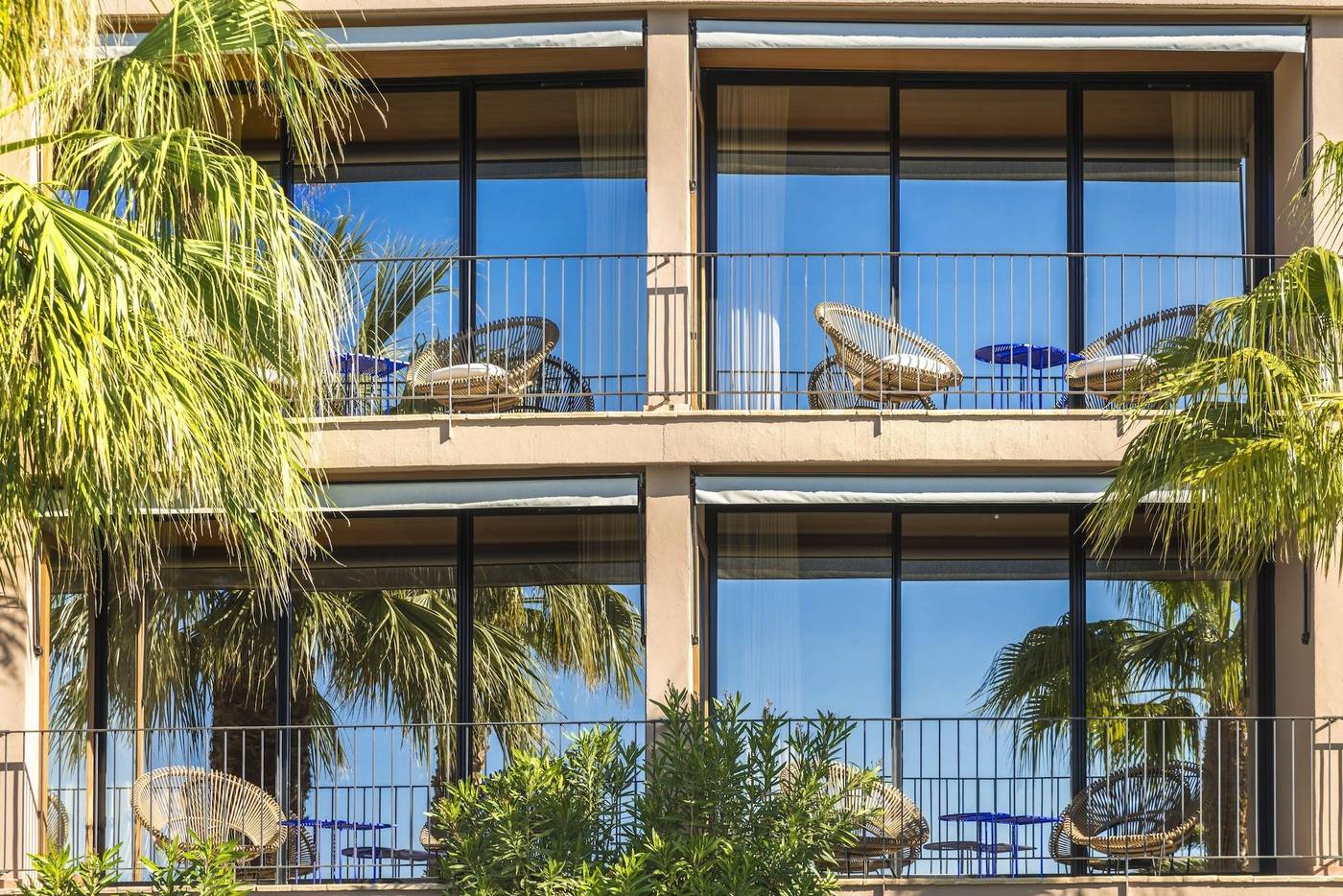 Hotel-Le-Bailli-de-Suffren-General-view-15