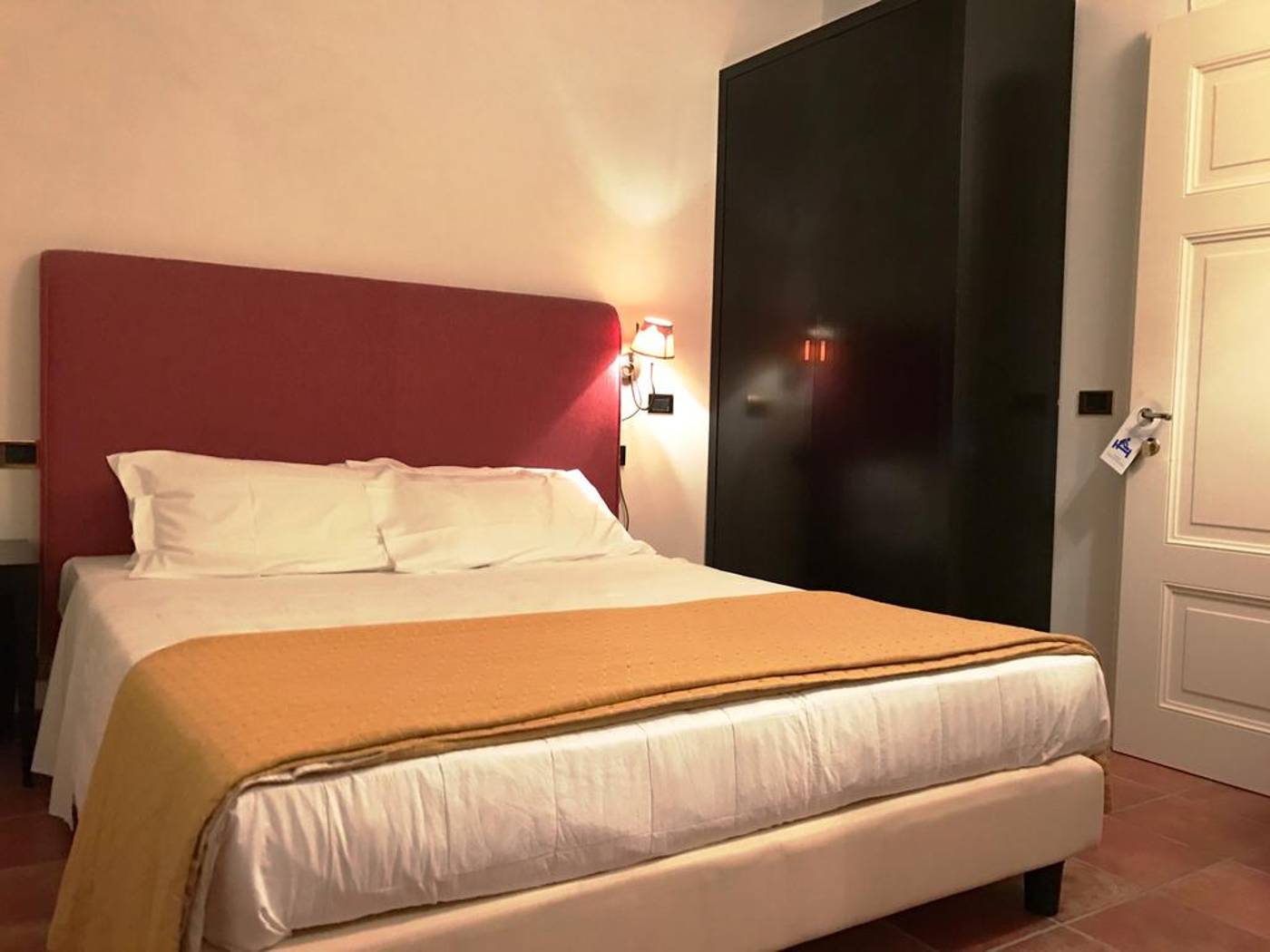 Castello di Leonina-Italy-Asciano (Siena)-Room-9
