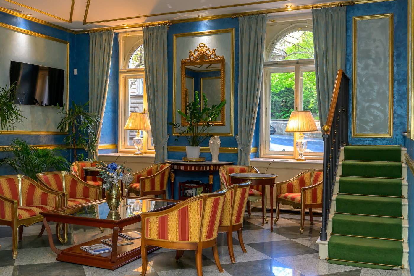 Hotel-Kinsky-Fountain-Lobby-4