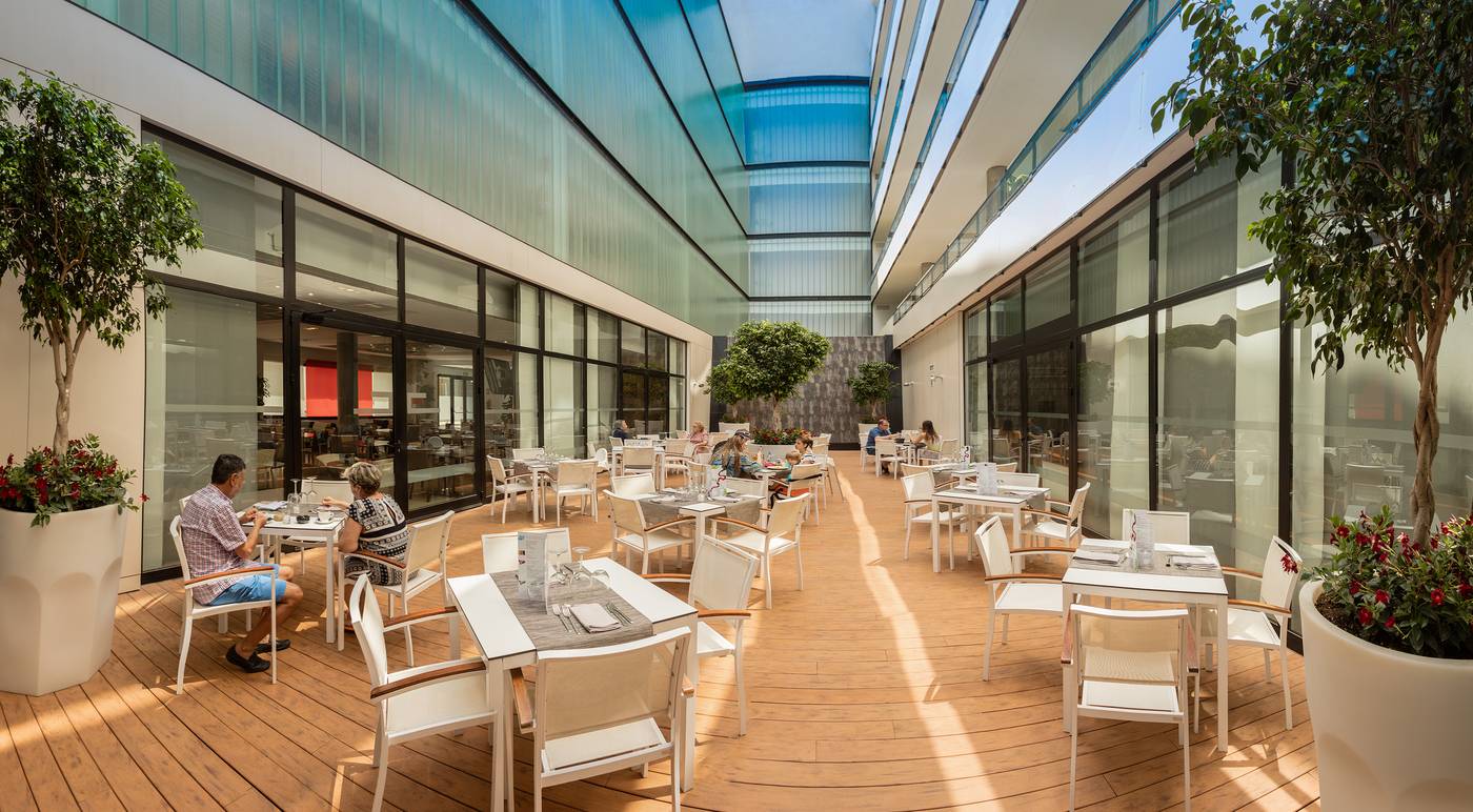 RH-Don-Carlos-Bar-18