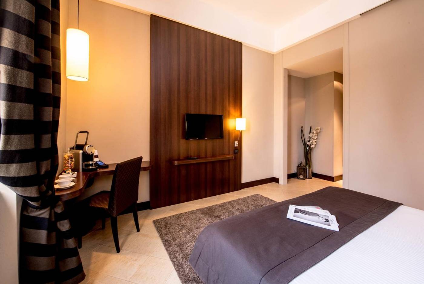 TH-Roma---Carpegna-Palace-Room-19