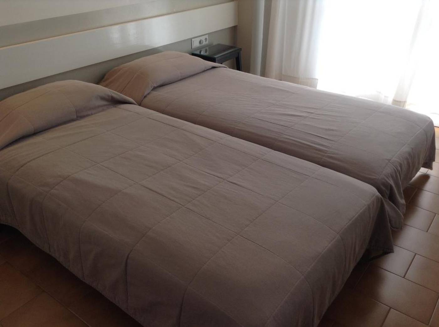 Kamari-Beach-Room-25