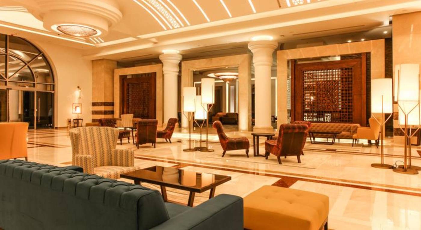 Savoy-Le-Grand-Hotel-Lobby-34