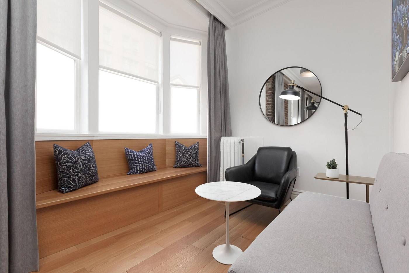 Victorian-Hotel-Vancouver-Room-9