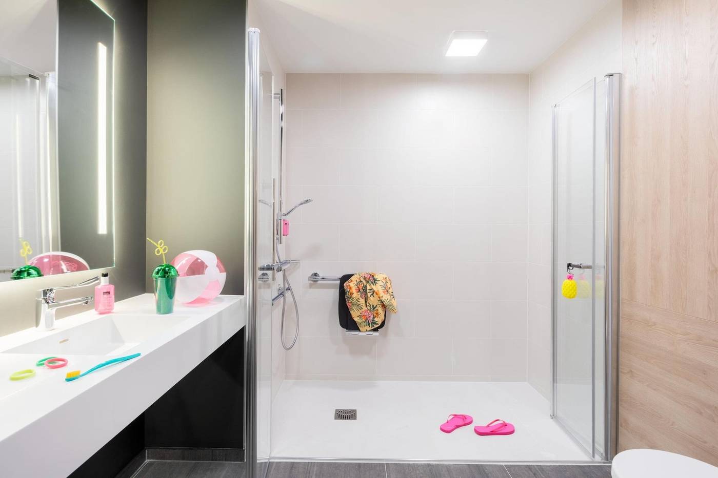 Moxy-Paris-Val-D-Europe-Room-34