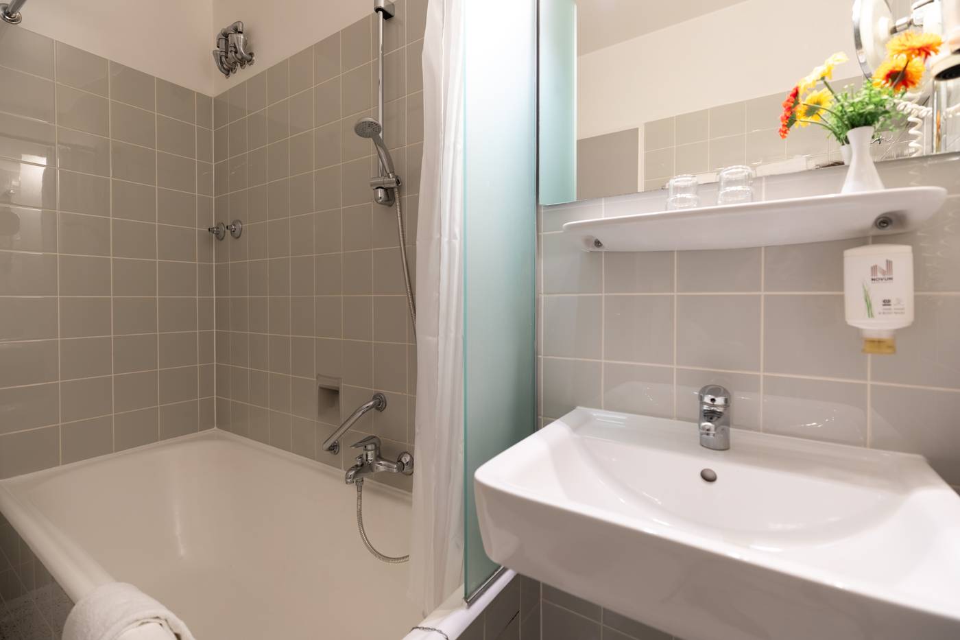 Hotel Bremer Haus-Germany-BREMEN-Room-7