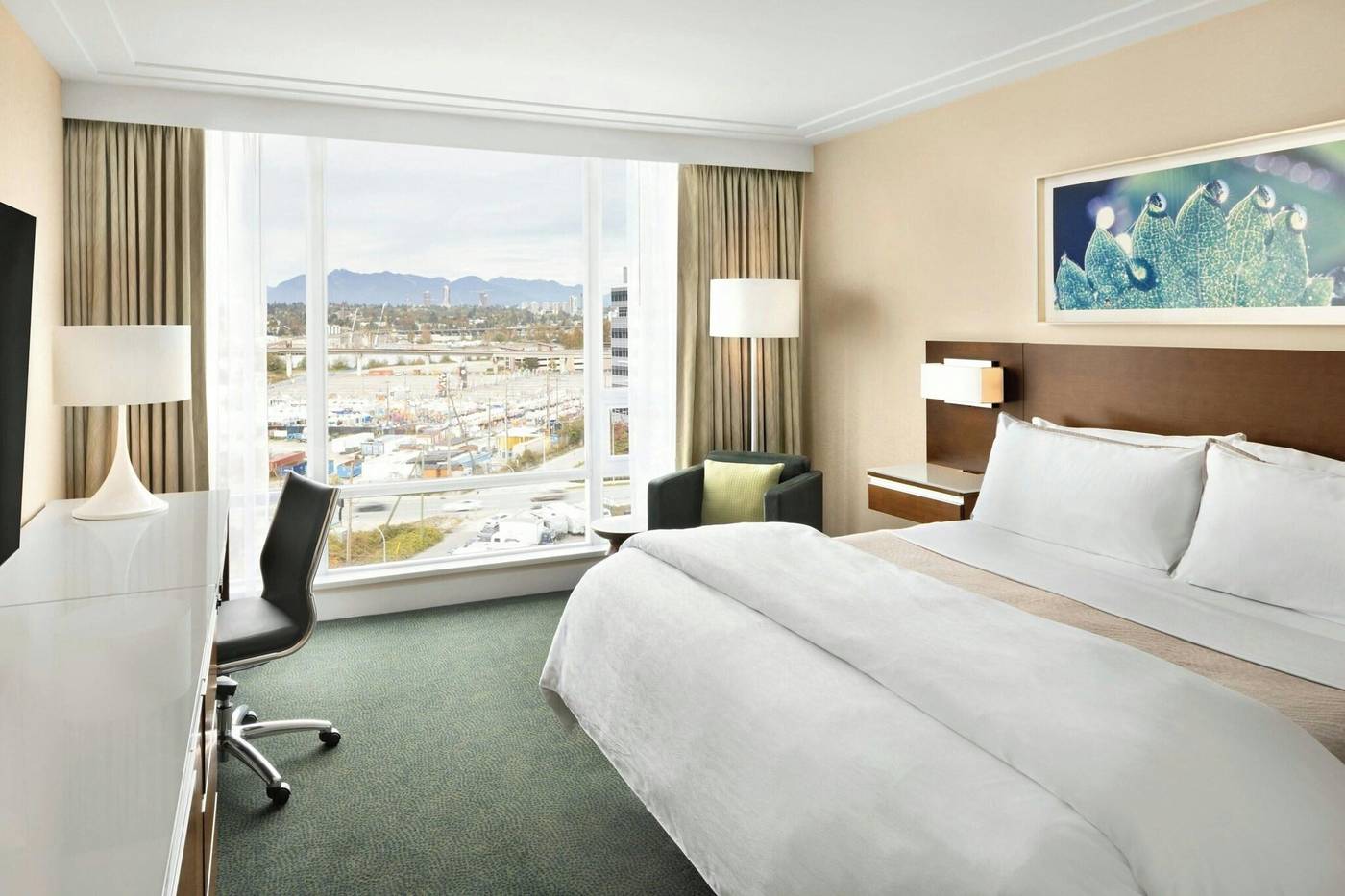The-Westin-Wall-Centre--Vancouver-Airport-Room-9