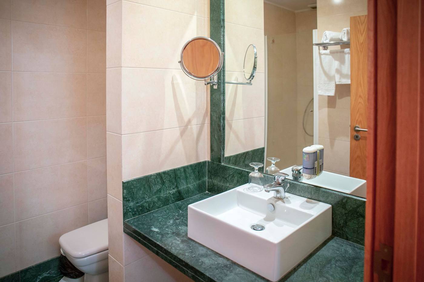 Apartamentos-Turisticos-Atlantida-Room-20