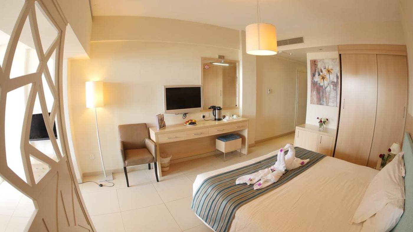 Hotel-Pernera-Beach-Room-35