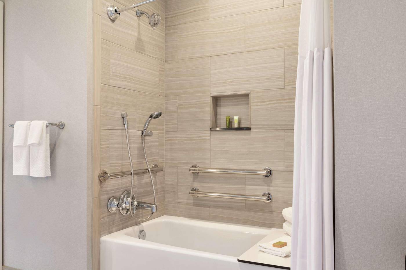 Hilton-Checkers-Los-Angeles-Room-34