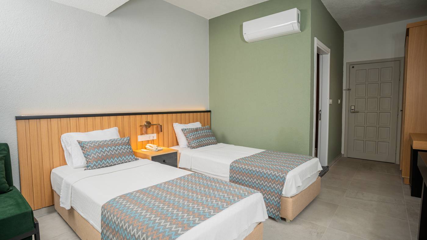 Hotel-Karbel-Sun-Room-38