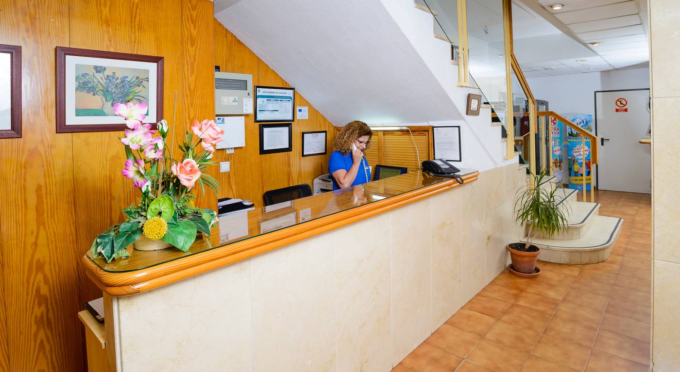 Avenida-Apartamentos-Lobby-23