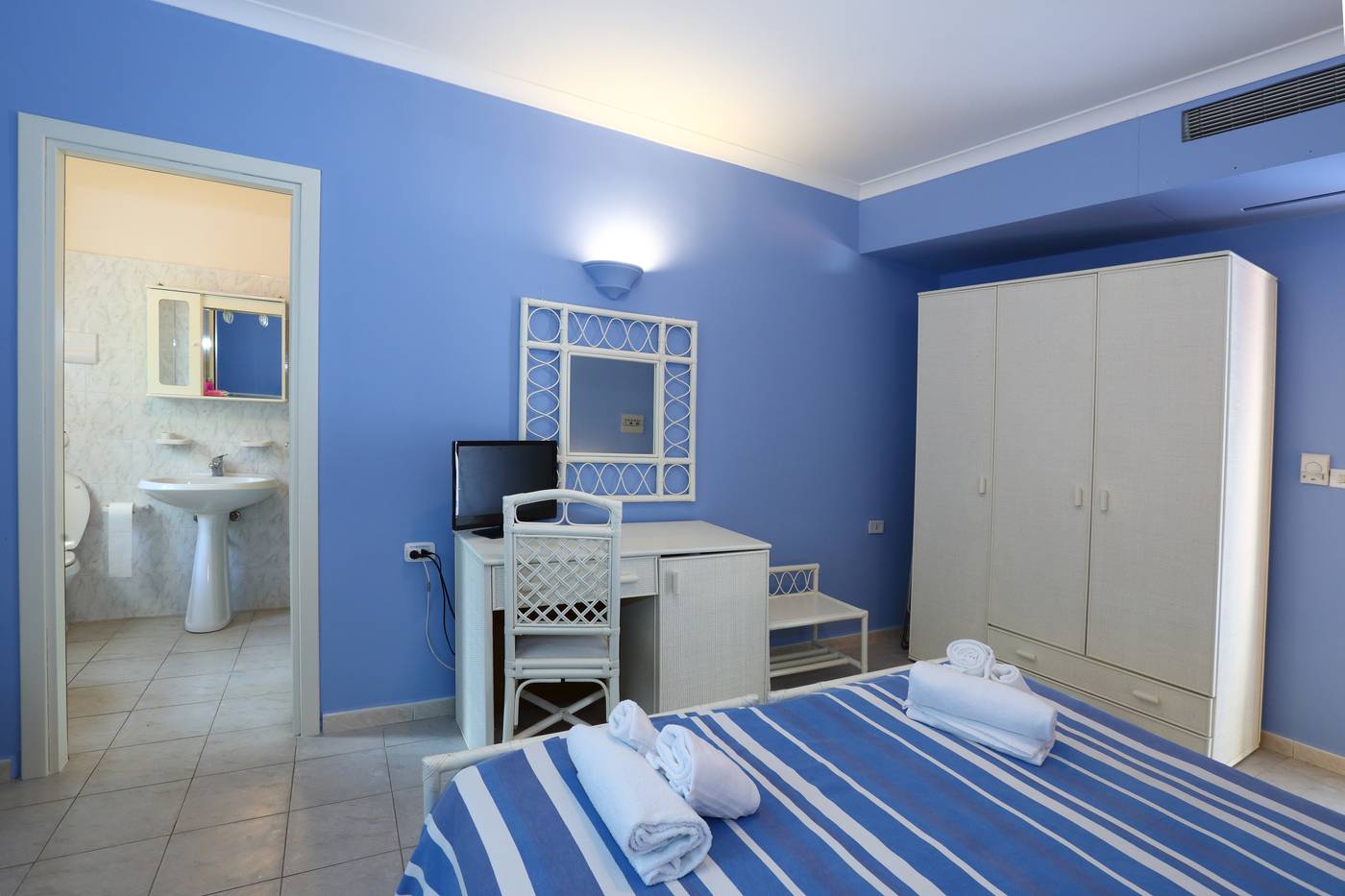 TH-Gioiosa-Marea---Capo-Calava-Village-Room-11