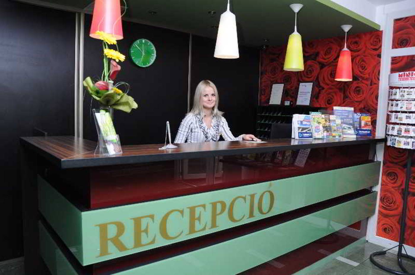 Green-Hotel-Budapest-Lobby-6