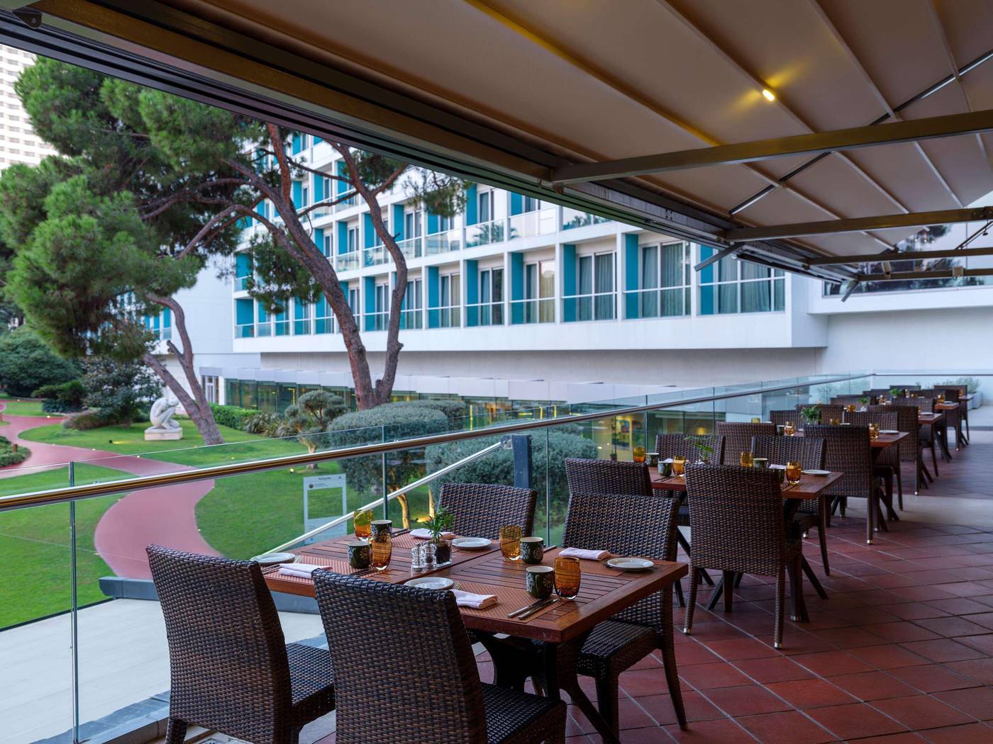 Swissotel-Grand-Efes-Izmir-Restaurant-11