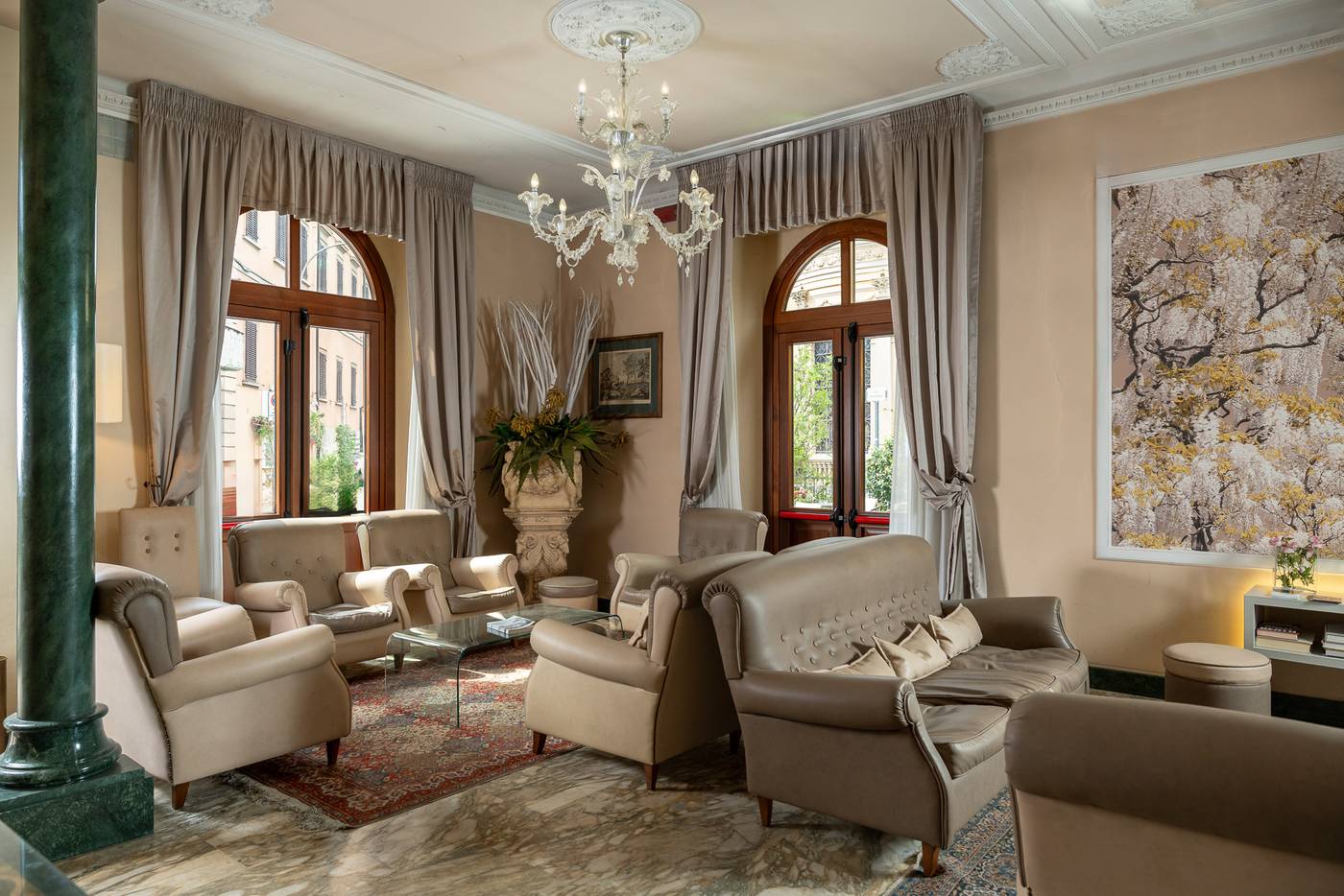 Hotel-Ercolini-e-Savi-Lobby-5