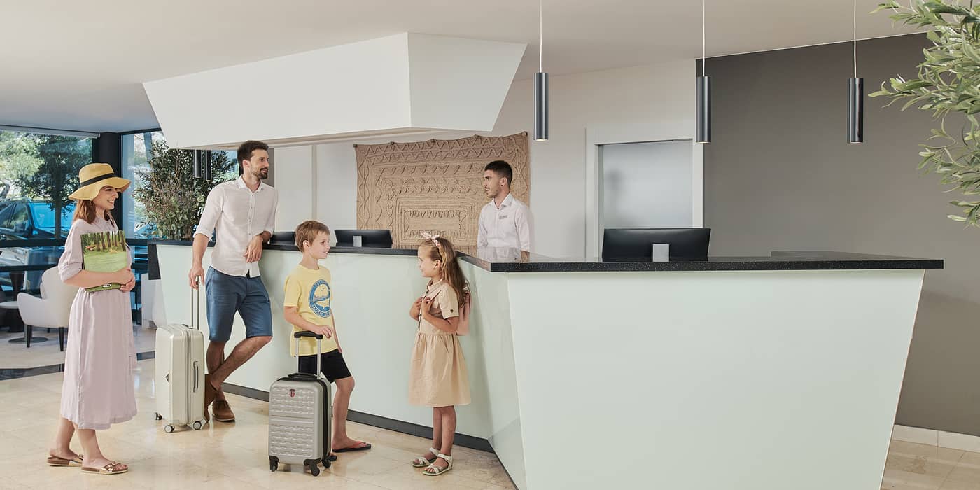 Bluesun-Hotel-Neptun-Lobby-47