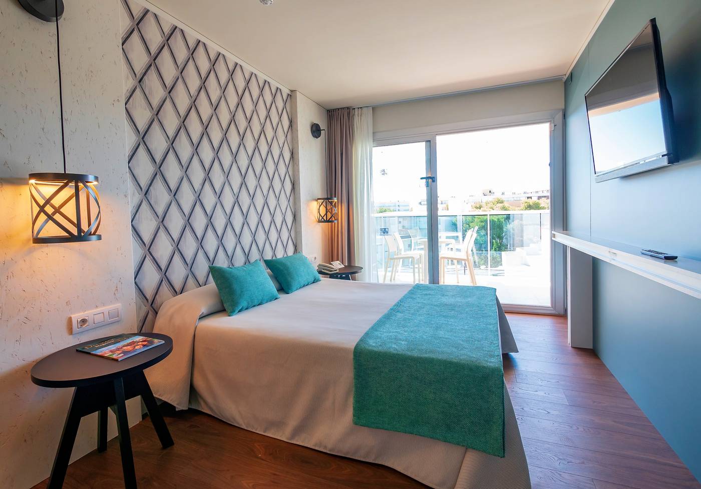 Golden-Donaire-Beach-Room-17