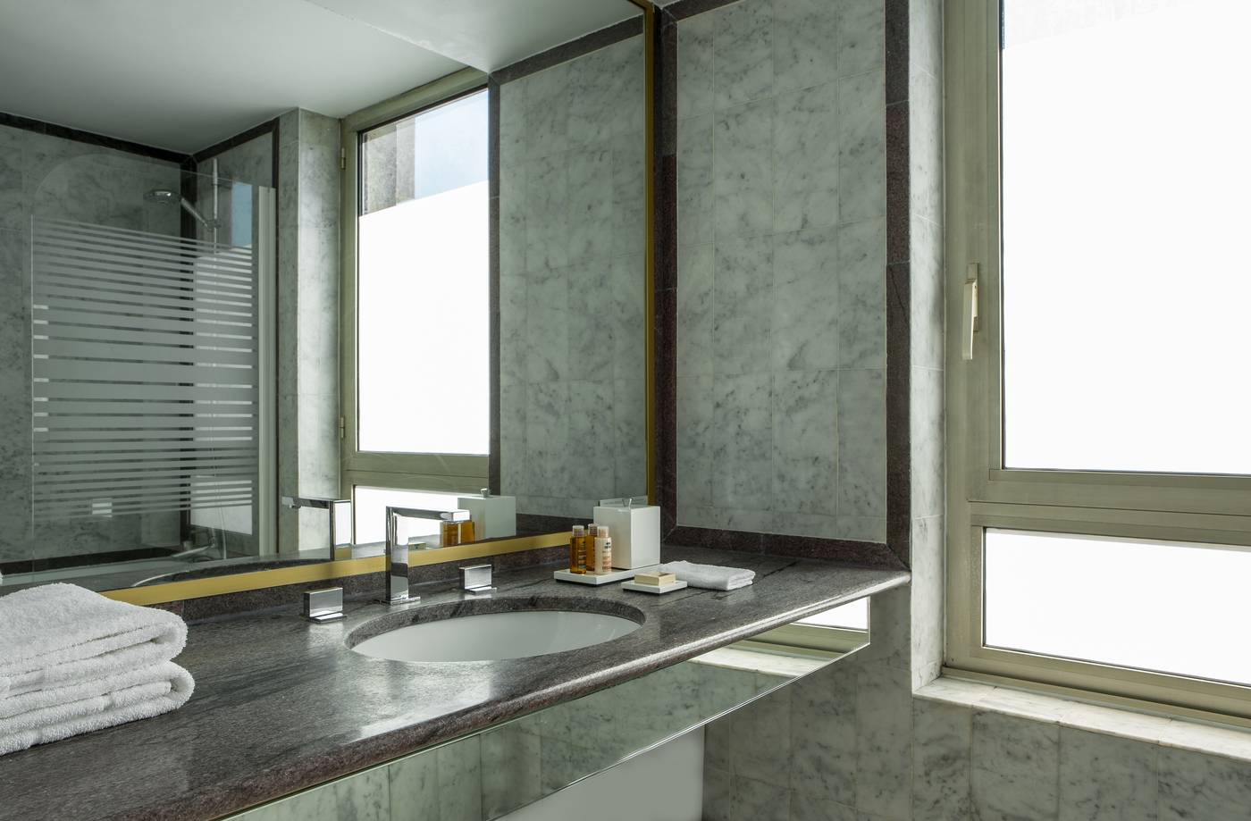 Royal-Garden-Champs-Elysees-Room-45