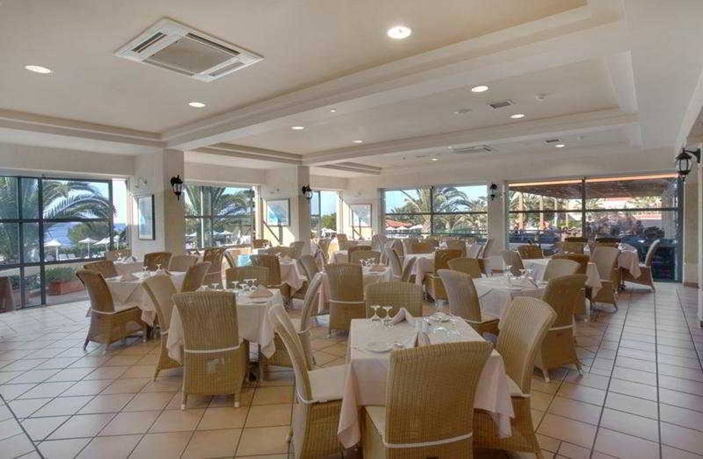 Zorbas-Village-and-Aquapark-Restaurant-19