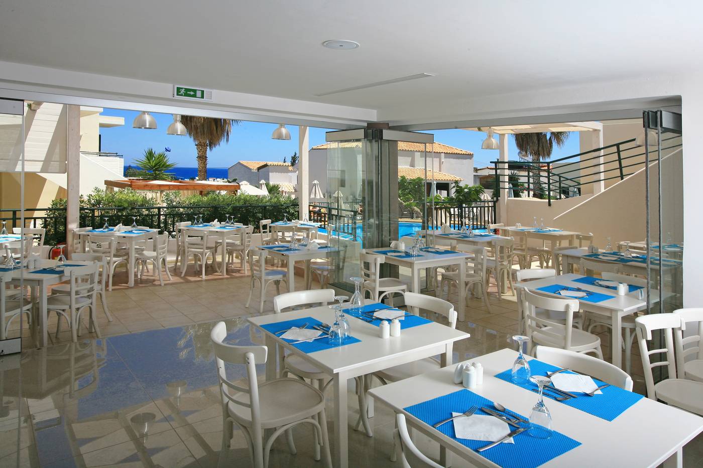 Katrin-Suites---Adults-Only-Restaurant-13
