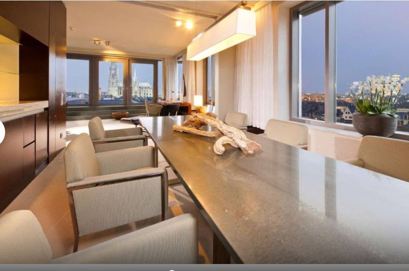 Dorint-Hotel-am-Heumarkt-Koln-Room-13