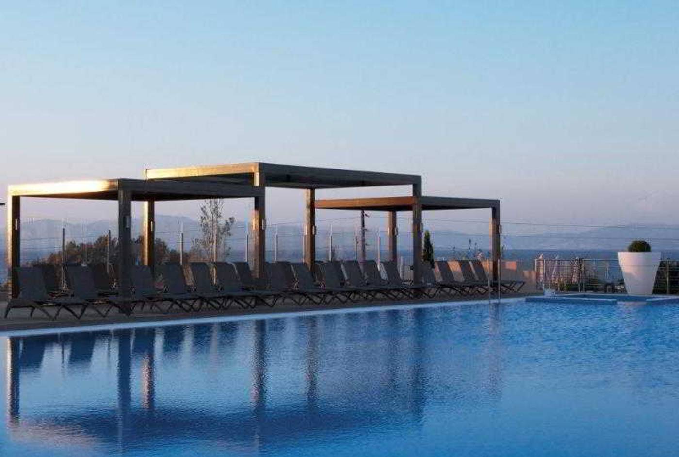 Kipriotis-Panorama-and-Suites-Beach-14