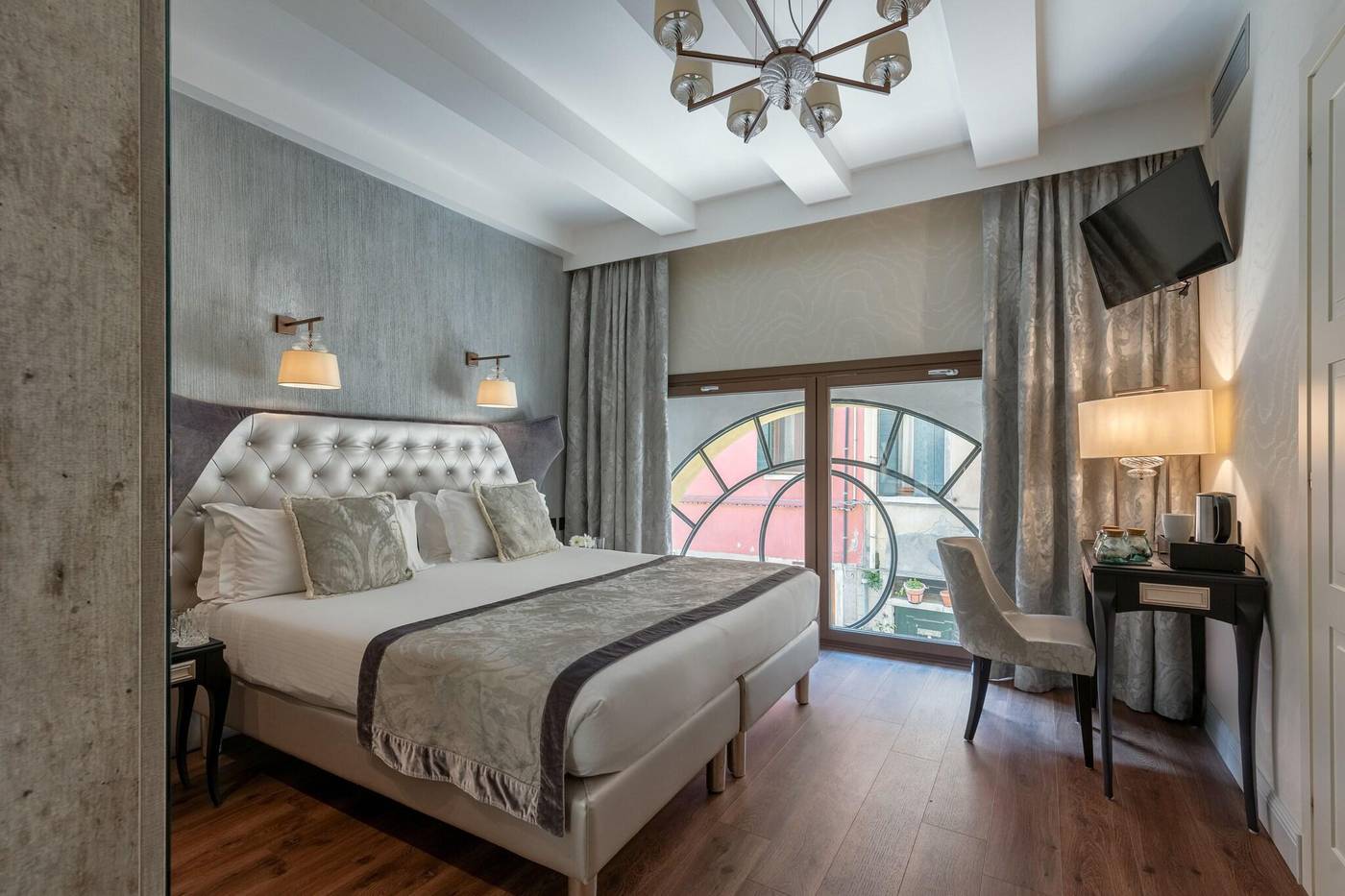 Palazzo-Veneziano-Room-26