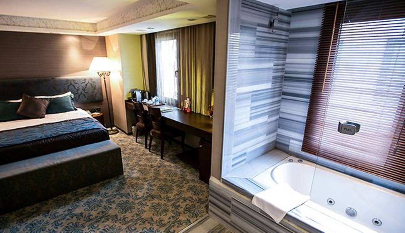 Pera-Tulip-Hotel-Room-16