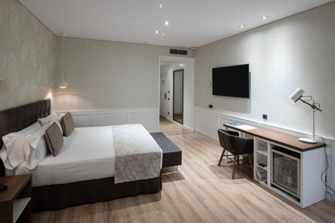 Catalonia-Puerta-del-Sol-Room-31