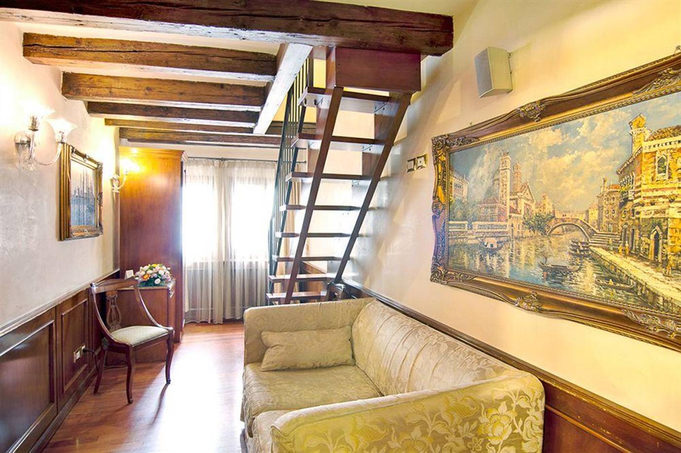 Palazzo-La-Scala-Room-11