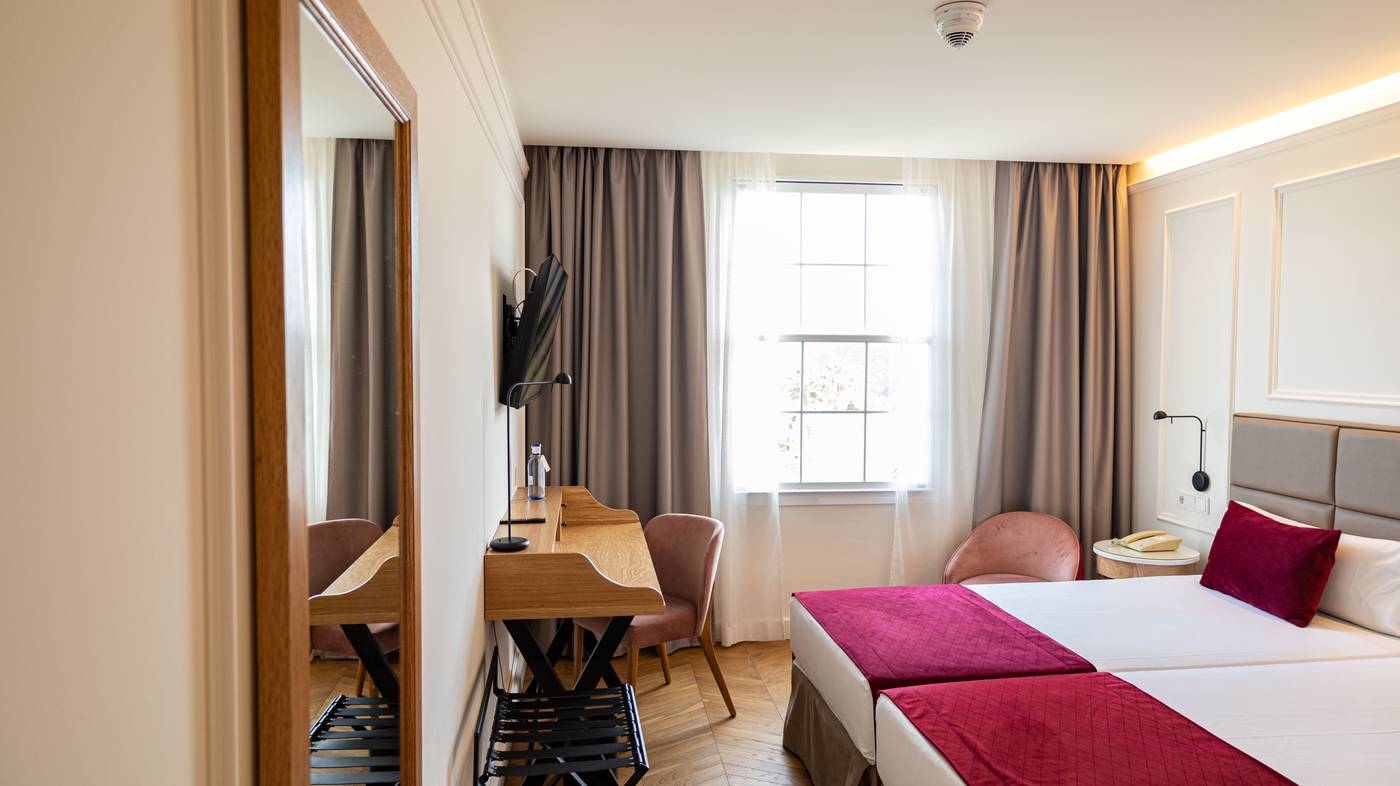 Seth-Port-Mahon-Room-31