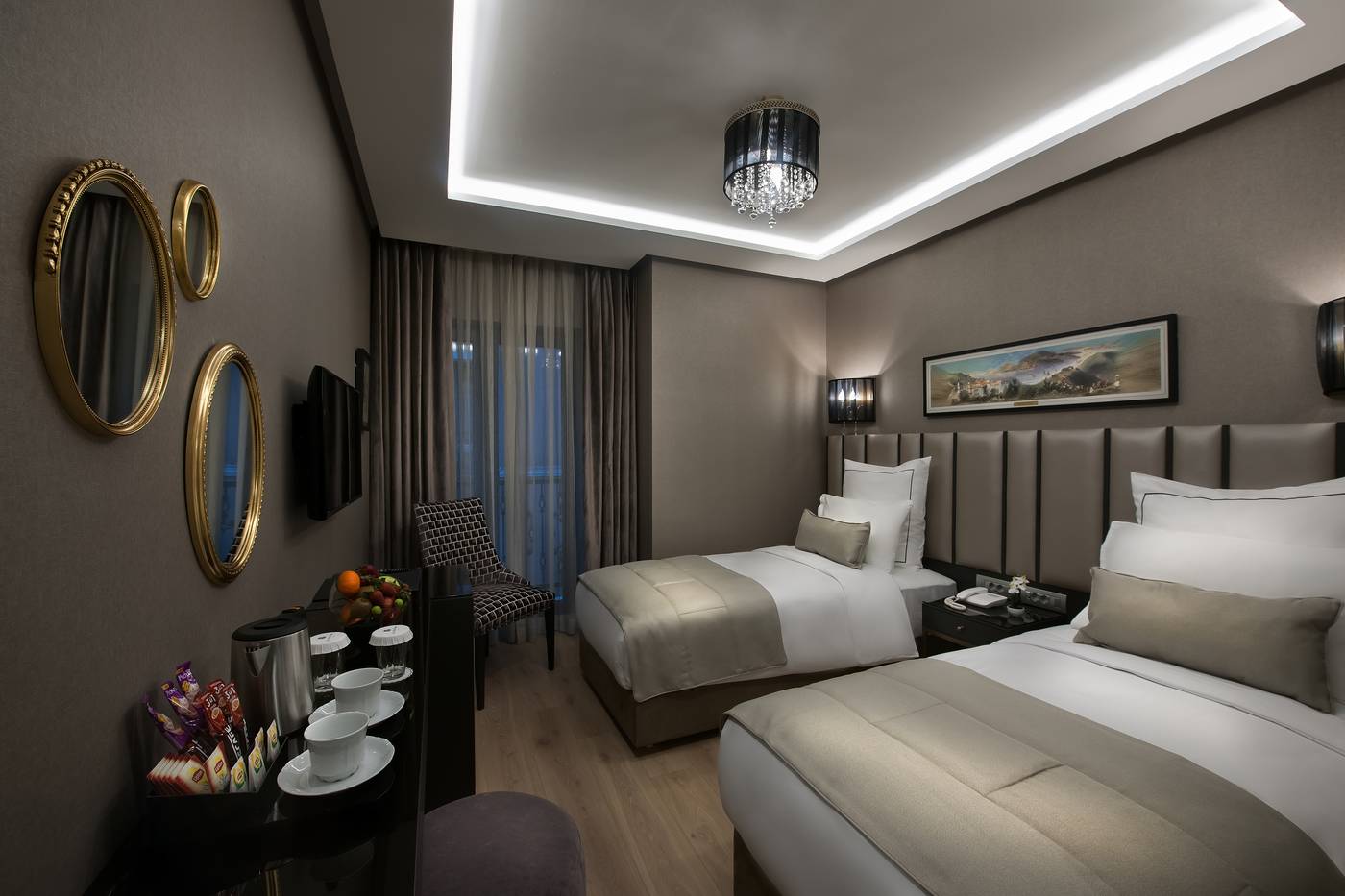 Le-Petit-Palace-Hotel-Room-13