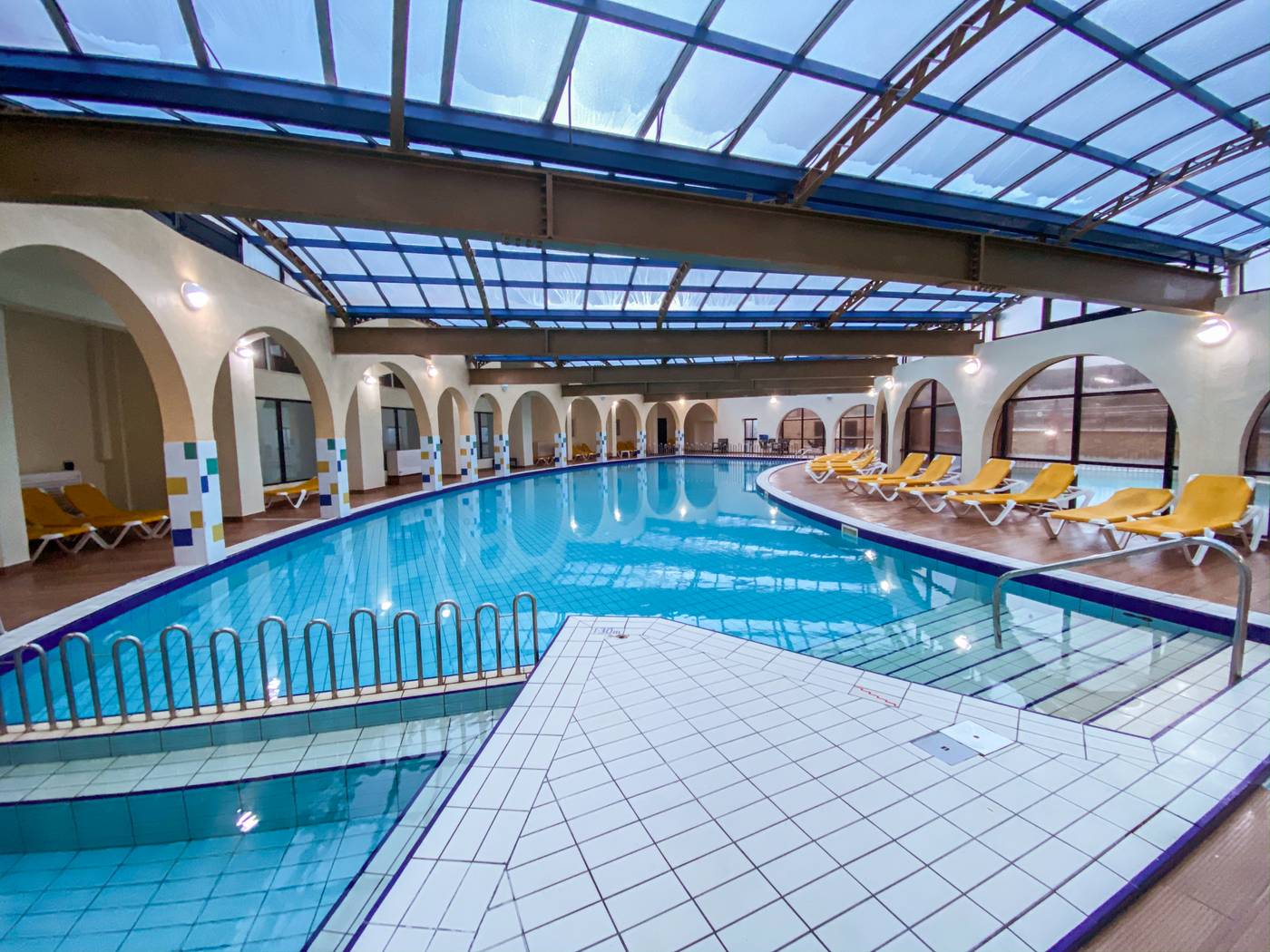 Paradise-Bay-Resort-Hotel-Pool-60