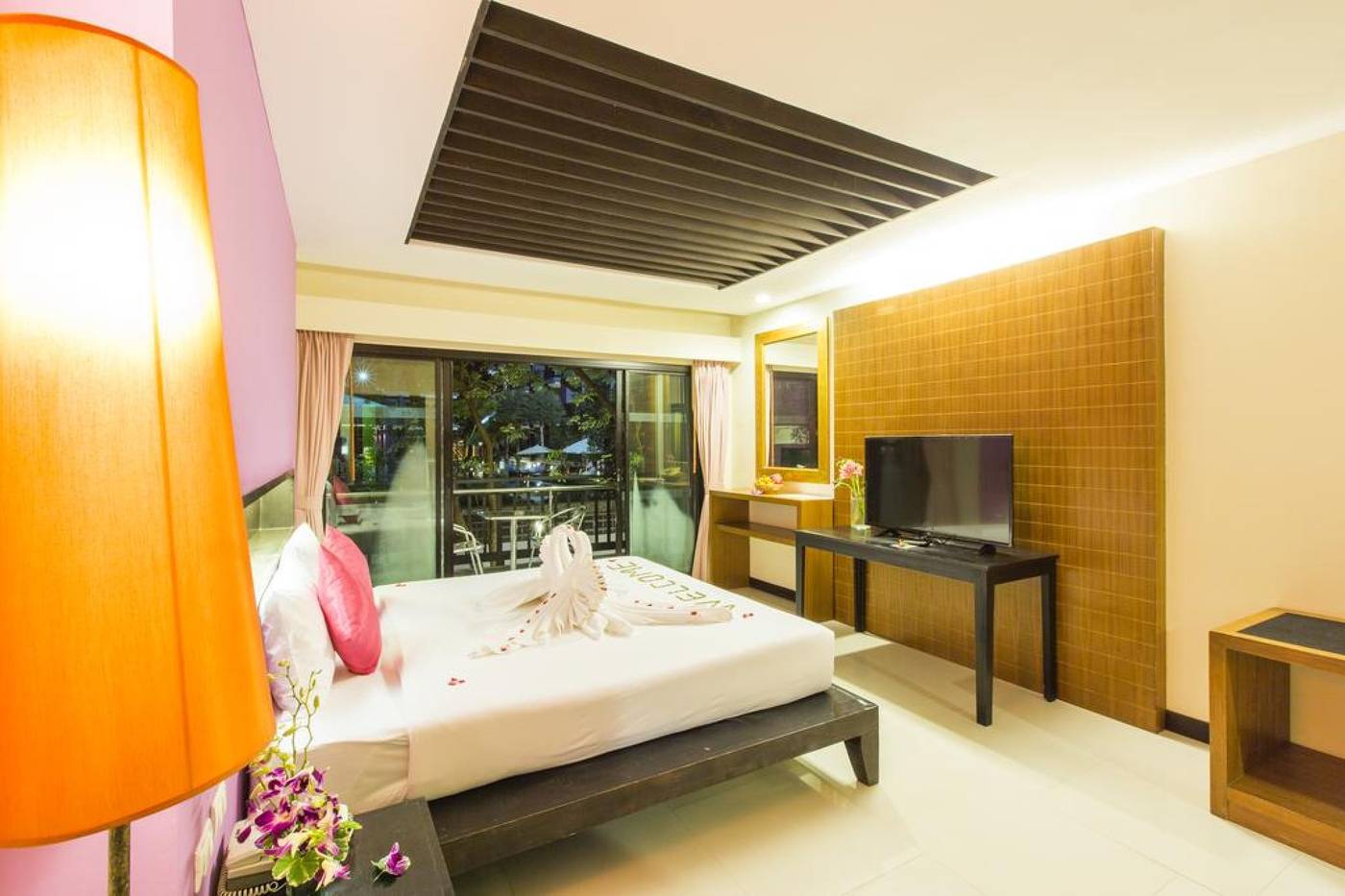 Phuvaree-Resort-Phuket-Room-9