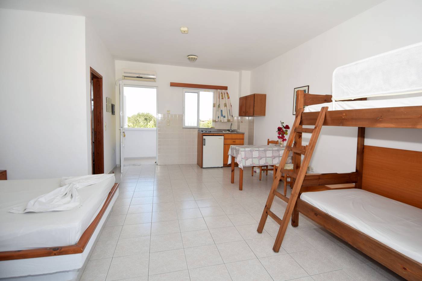 Sunlight-Studios-Room-26