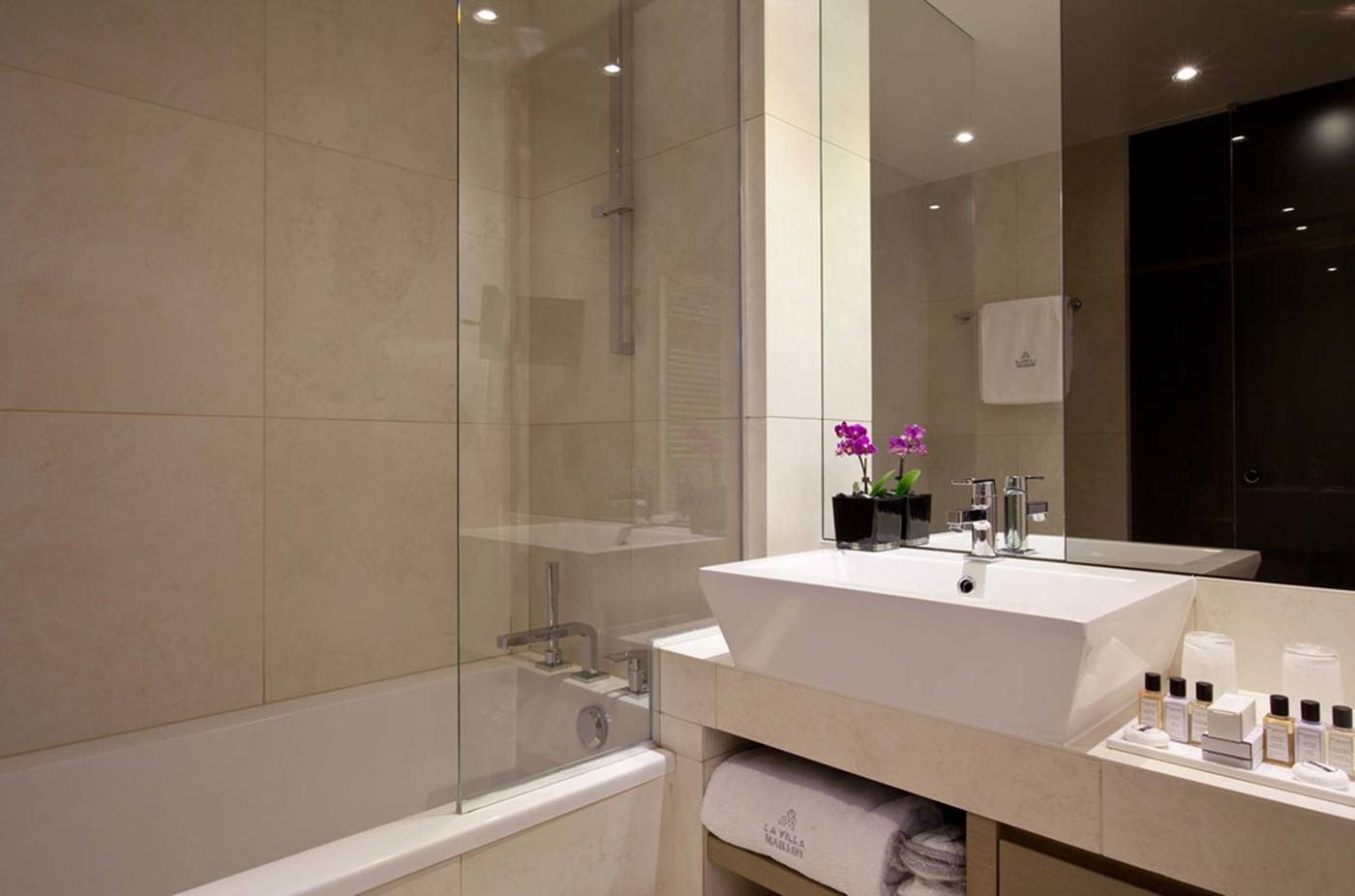 La-Villa-Maillot---Arc-de-Triomphe-Room-58