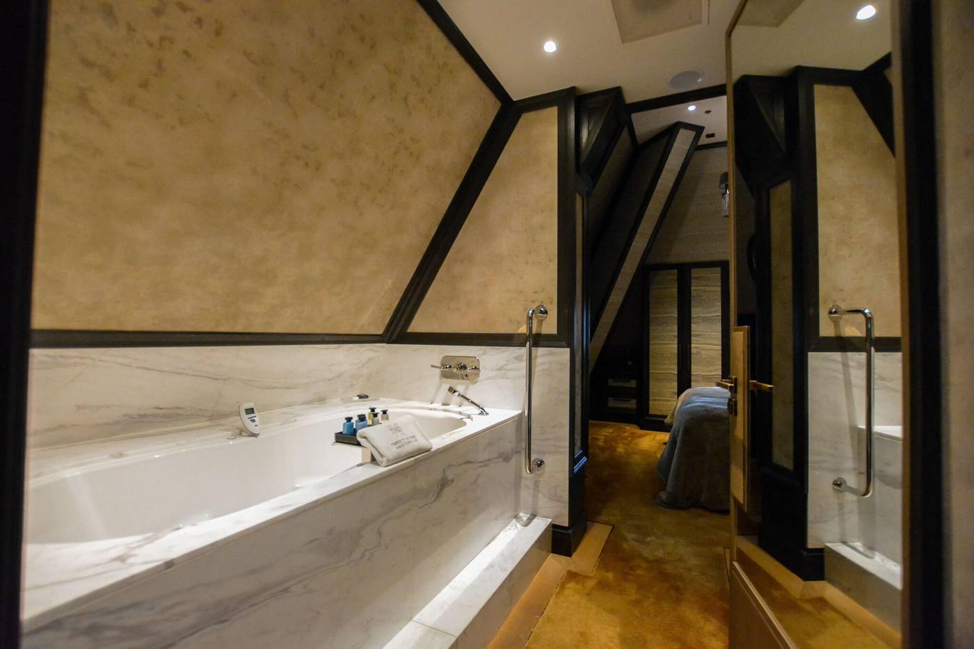 Hotel-Twentyseven-Room-53