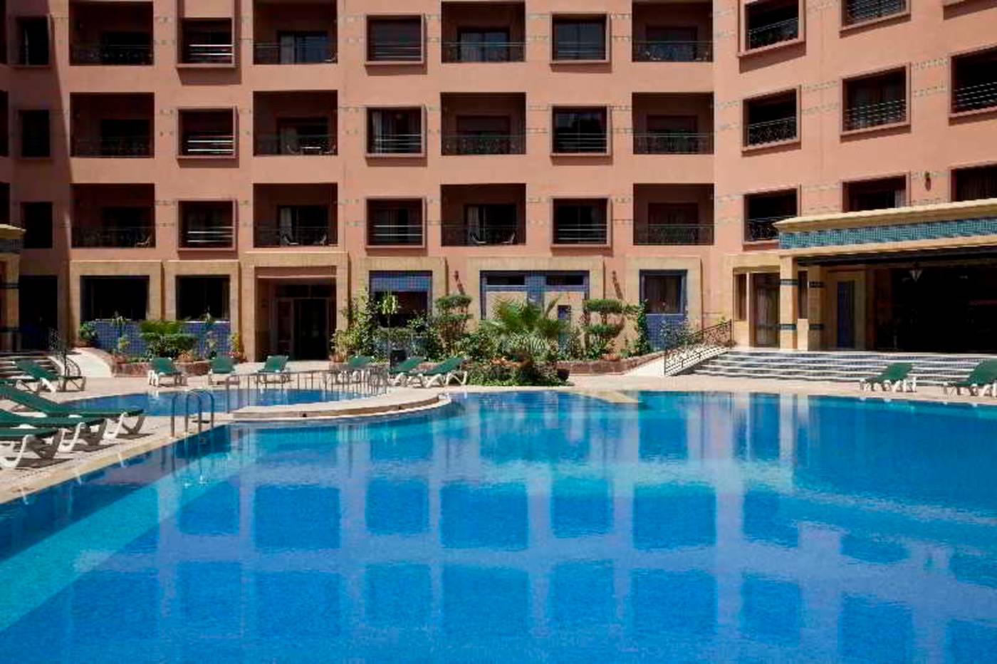 Mogador-Menzah-Appart-H-tel-Pool-4