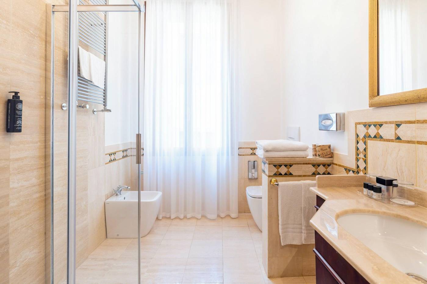 Al-Ponte-Dei-Sospiri-Junior-Suites-Room-28