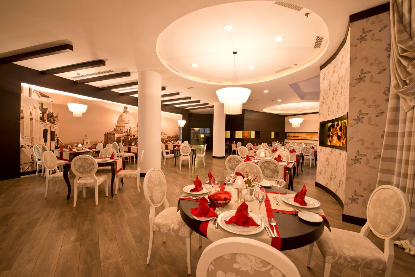 Limak-Atlantis-Resort-Restaurant-42