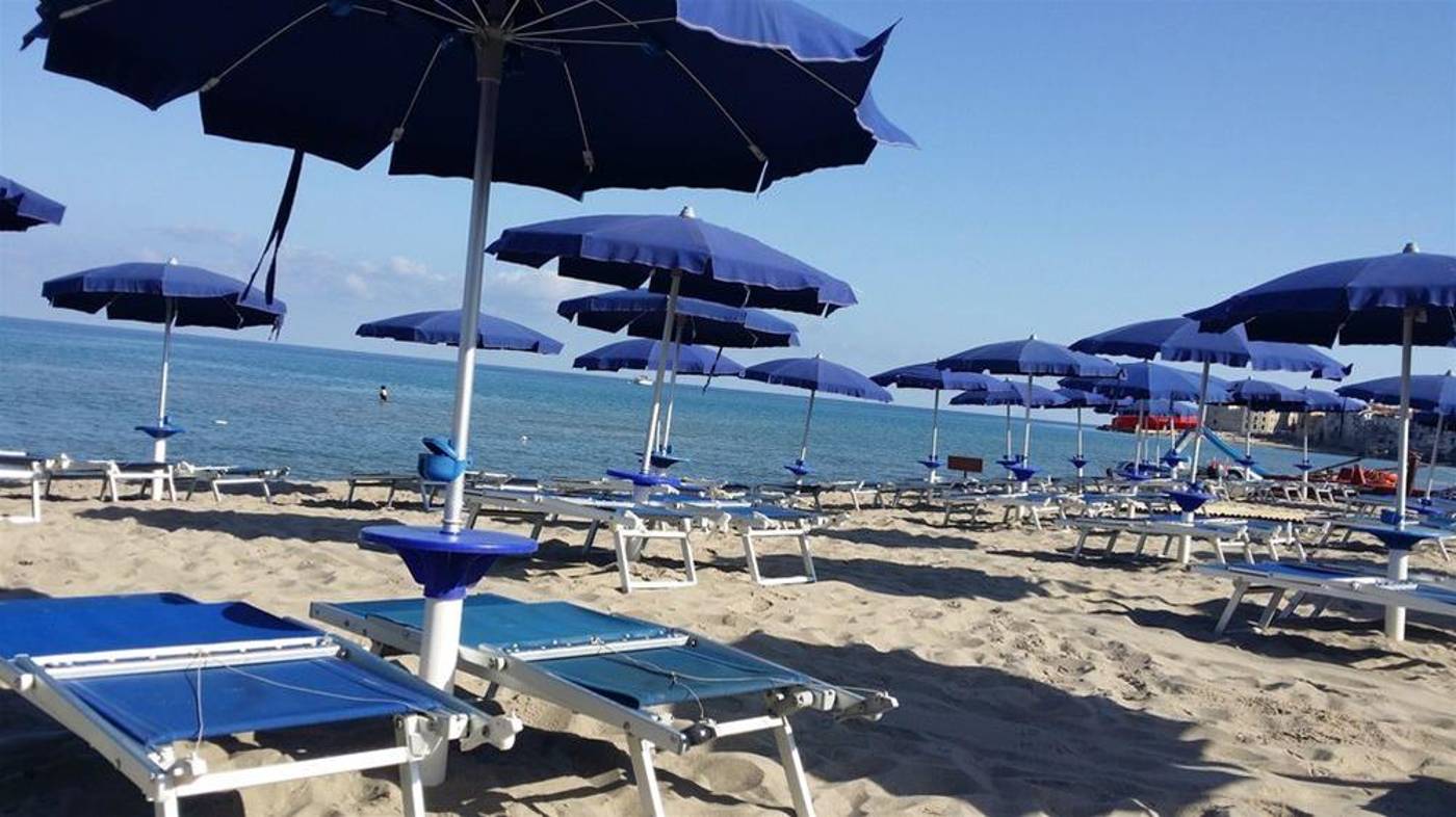 Astro-Suite-Hotel-Beach-37