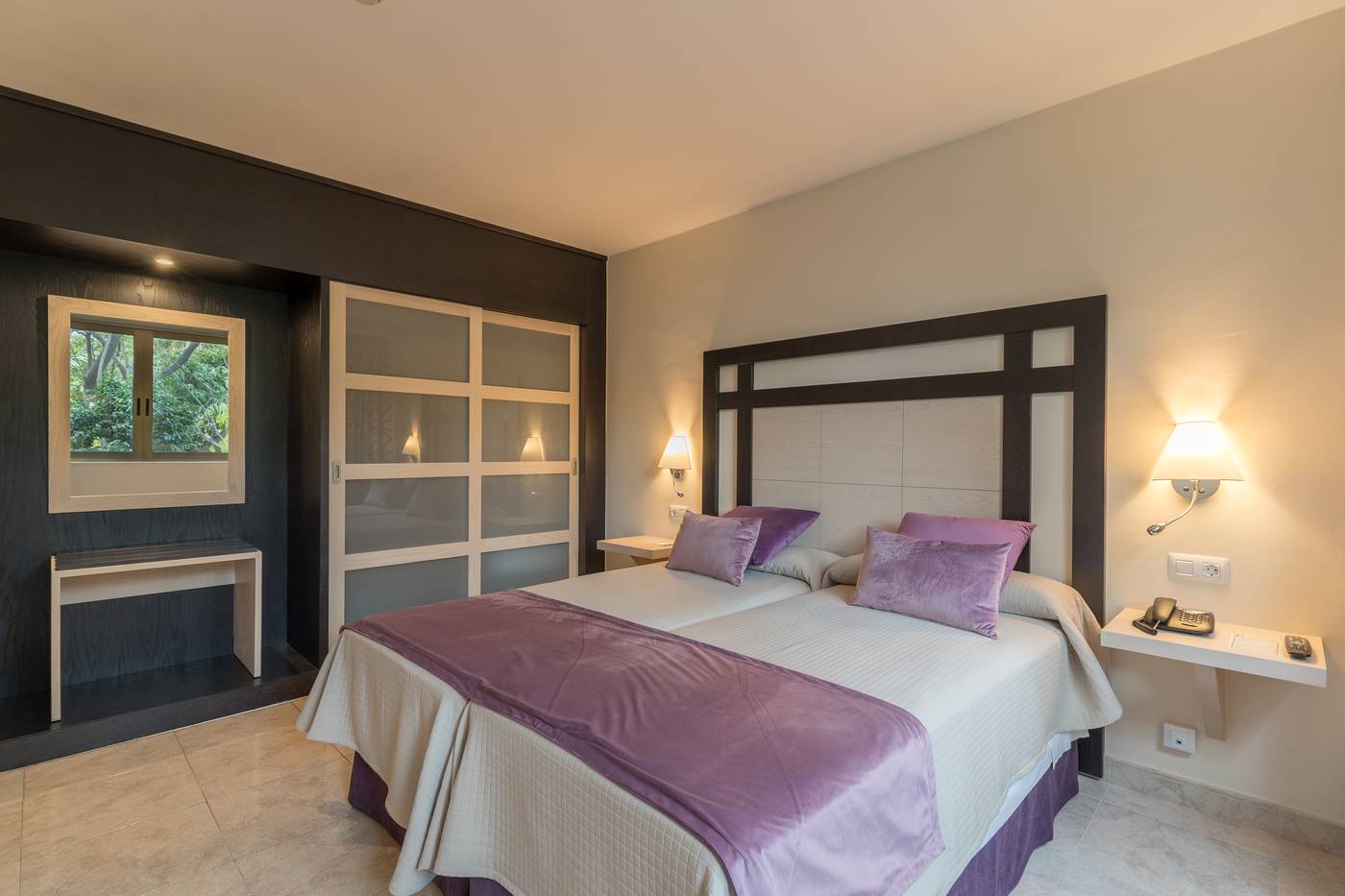 Colon-Rambla-Room-30