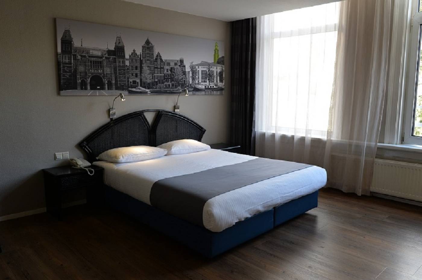 Huygens-Place-Room-42