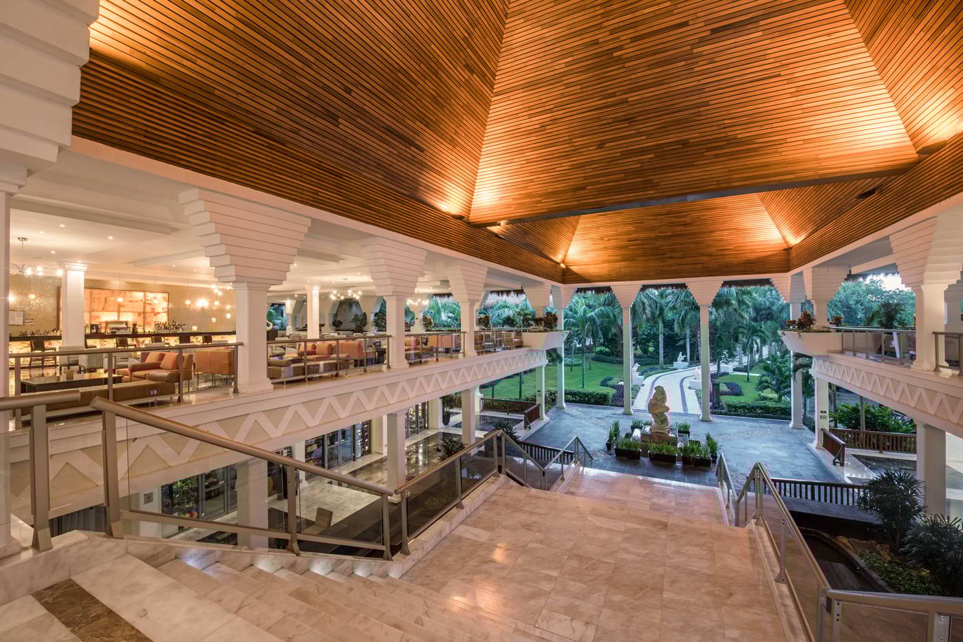 Grand-Riviera-Princess-Lobby-59