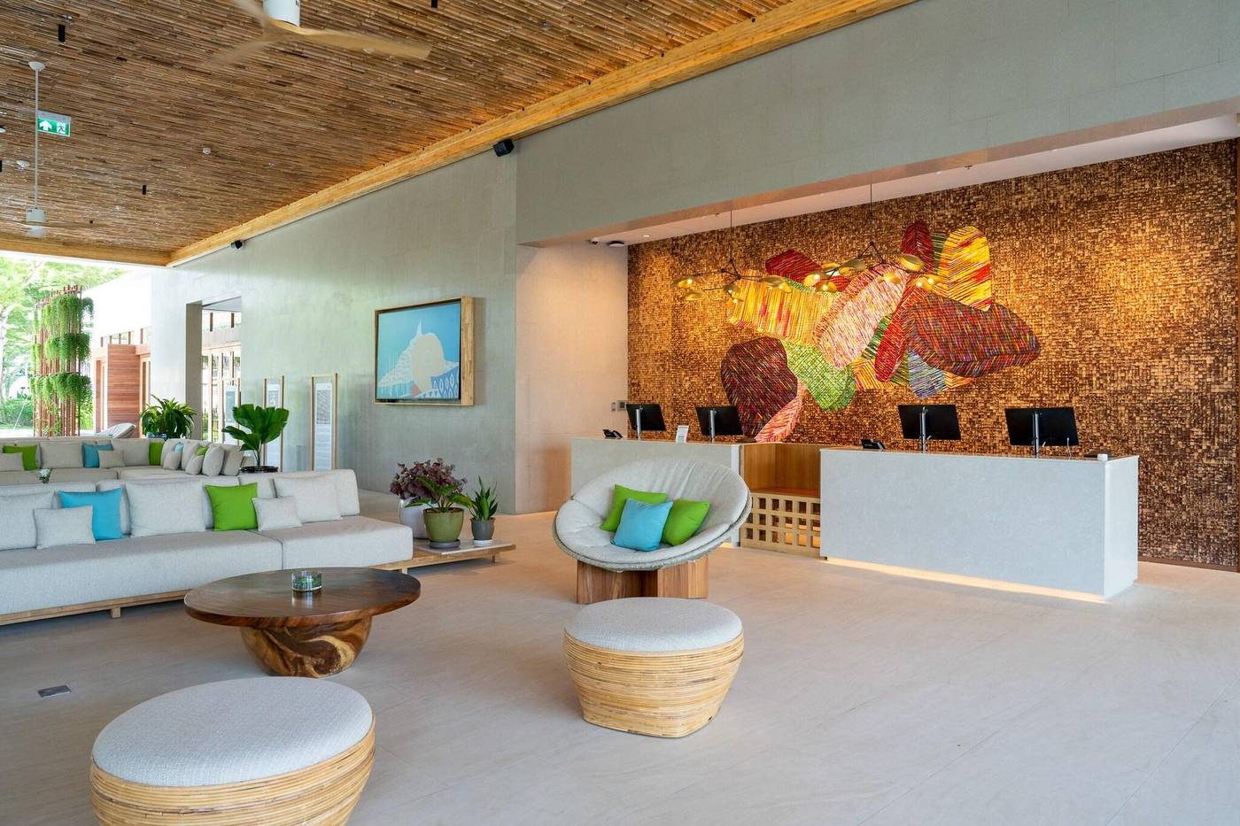 Holiday-Inn-Resort-Phuket-Mai-Khao-Beach-Lobby-54