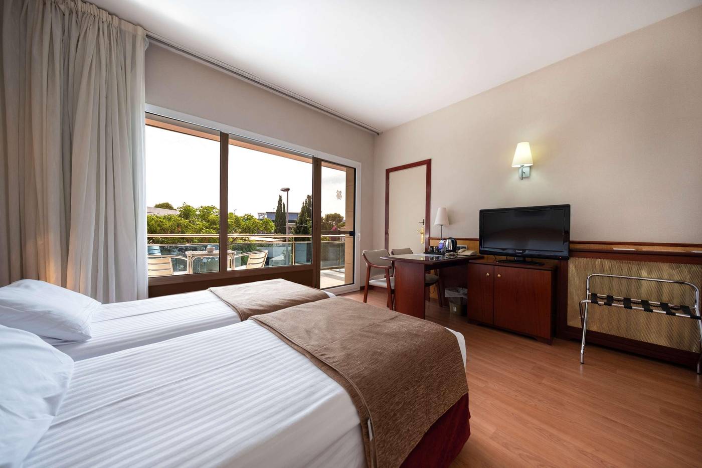 Best-Western-Hotel-Mediterraneo-Room-14