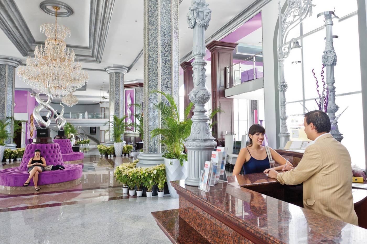 Riu-Palace-Mexico-All-Inclusive-Lobby-48