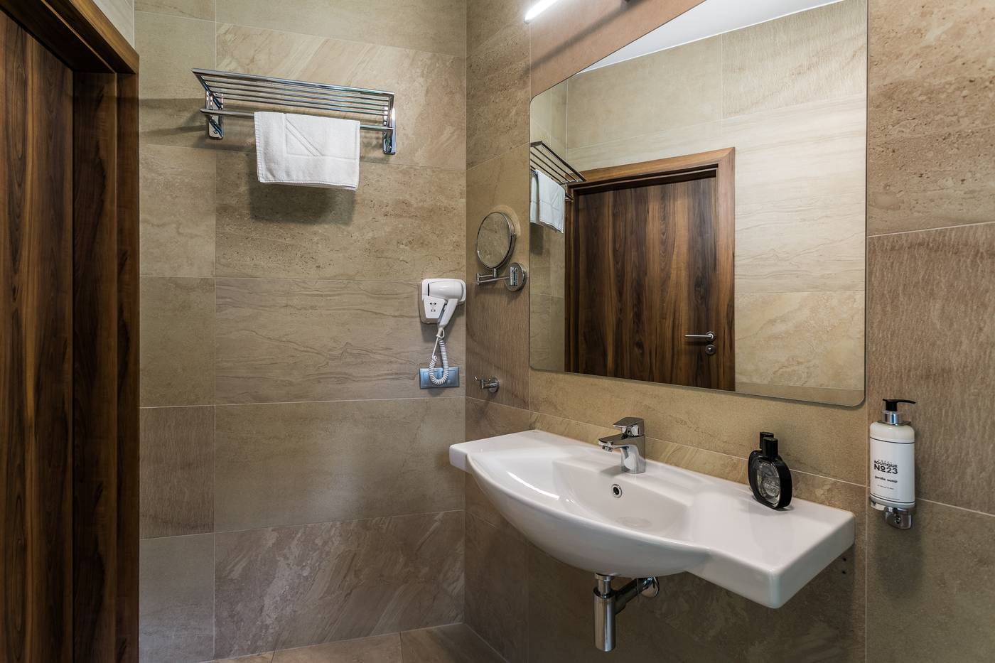 No-23-Premium-Aparthotel-Room-41