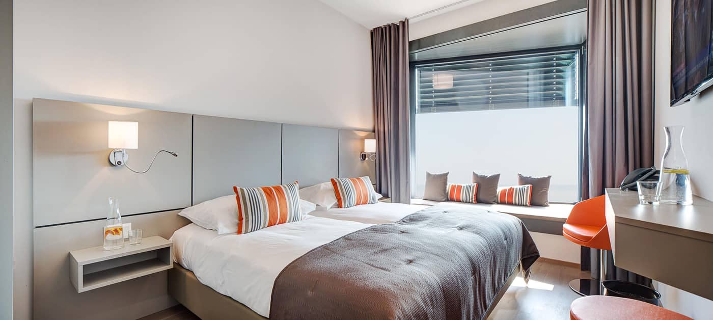 Lake-Geneva-Hotel-Room-4